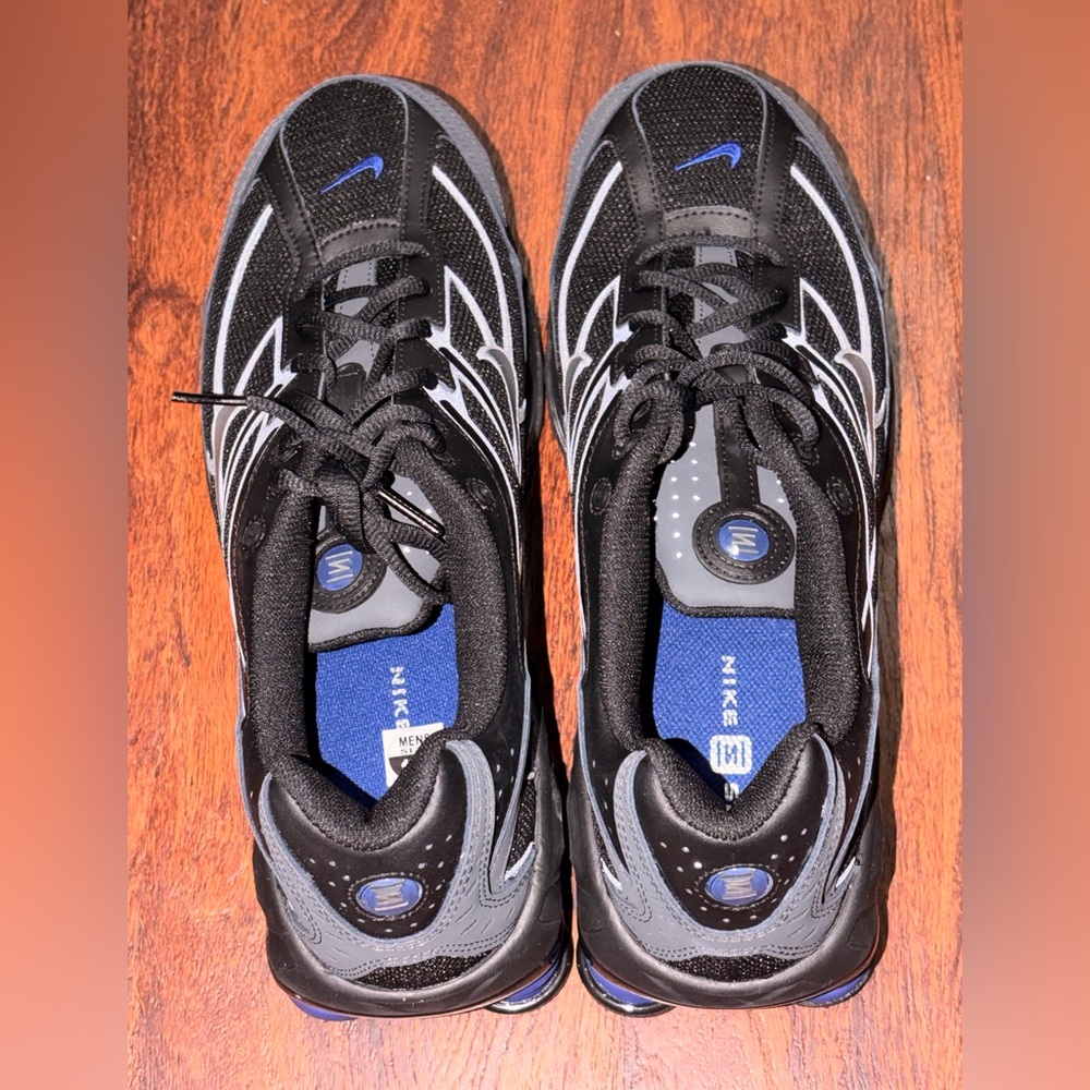 Nike size 11.5 - Picture 8 of 15